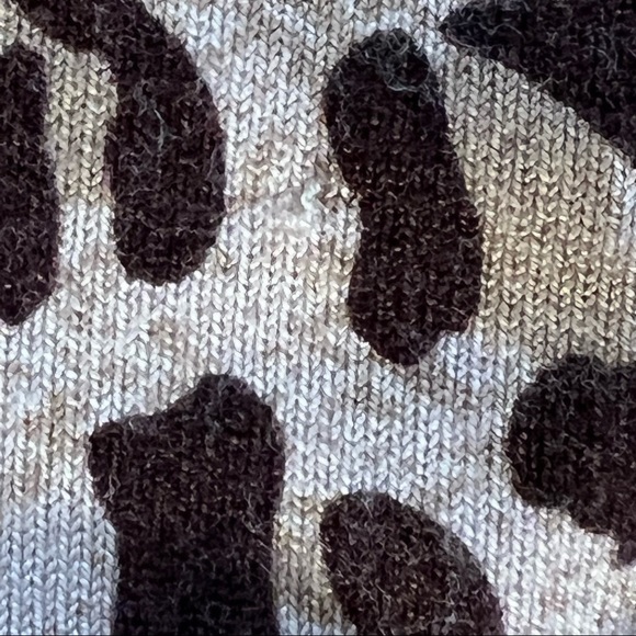 Women’s Vertigo Leopard Print V-Neck Button Front Cardigan With Rhinestones XS-S - Picture 11 of 12